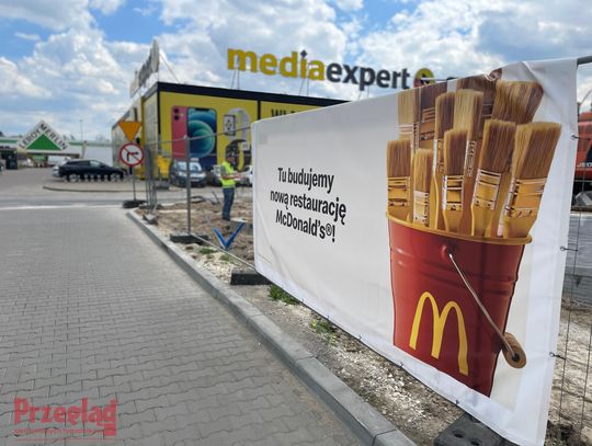 Nowy McDonald’s stanie przy stacji paliw Auchan. Czy to ma sens? Nowy McDonald’s stanie przy stacji paliw Auchan. Czy to ma sens?