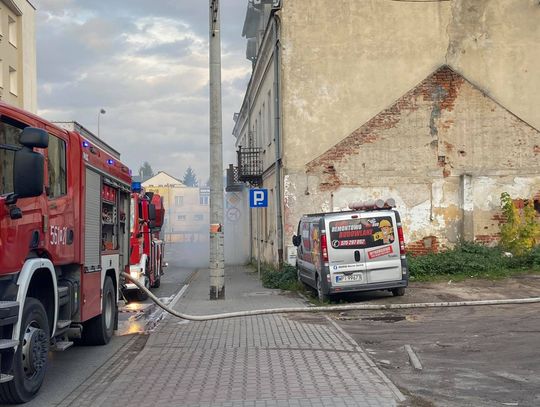 Pożar na Nadarzyńskiej. Pali się zabytkowa kamienica