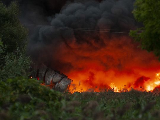 Pożar w Konstancinie. Czy chmura dymu jest niebezpieczna? (aktualizacja)