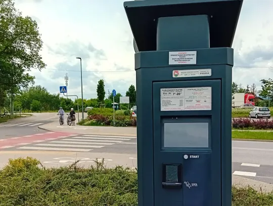 Radni zdecydowali. Płatny parking także przy szkole w Józefosławiu!