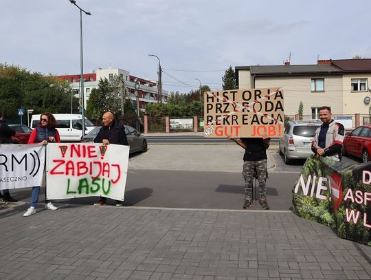 Remont Gościńca Wareckiego. Protest pod starostwem