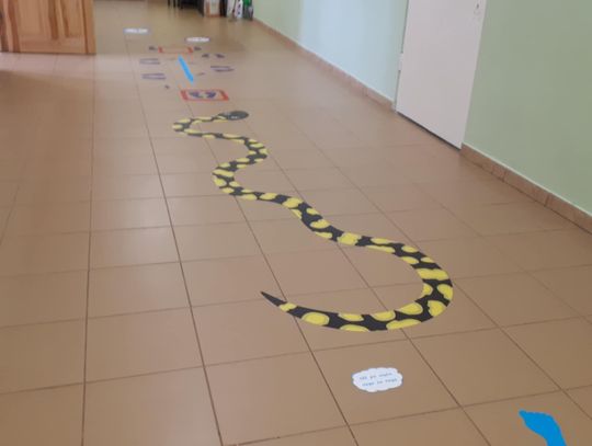 Ruch, radość i rozwój na szkolnym korytarzu