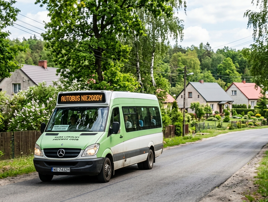 Spór o autobus między Tarczynem a Żabią Wolą