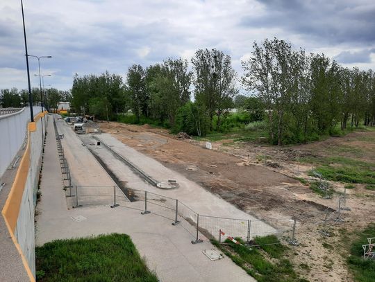 Spóźniony parking w końcu się buduje