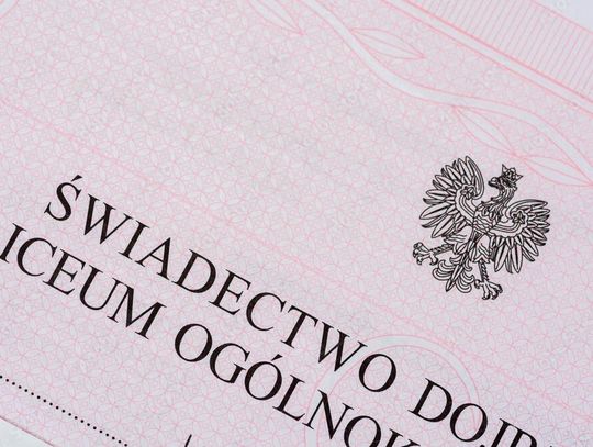 Świadectwa z błędem. Czy maturzyści mają się czym martwić?