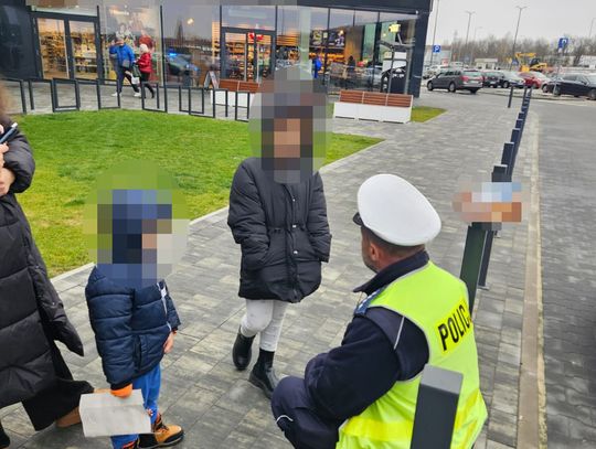 Szczęśliwy finał poszukiwań dwójki małych dzieci w Piasecznie Szczęśliwy finał poszukiwań dwójki małych dzieci w Piasecznie