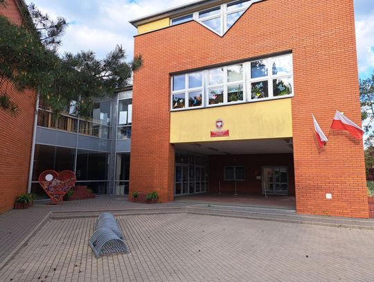 Szkoła w Józefosławiu szuka rozwiązania na przepełnienie – czy Centrum Kultury zamieni się w szkołę?