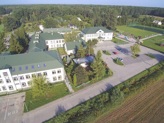Szkolny ogród w Uwielinach z dofinansowaniem. Ma uczyć ekologii w praktyce