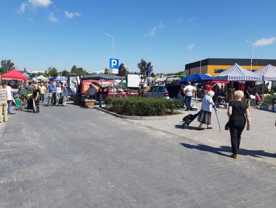 Targowisko w Piasecznie częściowo ucywilizowane. Handel przeniósł się na nowy plac