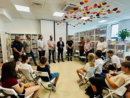 „Tata też czyta”. Dzień Ojca z książką w konstancińskiej bibliotece