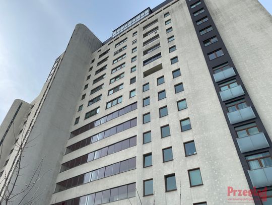 Tragedia przy Młynarskiej. Nie żyje 52-letni mężczyzna Tragedia przy Młynarskiej. Nie żyje 52-letni mężczyzna