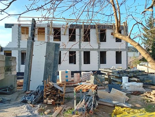 Trwa rozbudowa starostwa