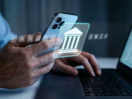 Ukryte koszty kont oszczędnościowych – na co zwrócić uwagę w regulaminie banku?
