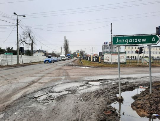 W końcu znikną dziury na ul. Postępu. Rusza też przetarg na skrzyżowanie przy Tolku