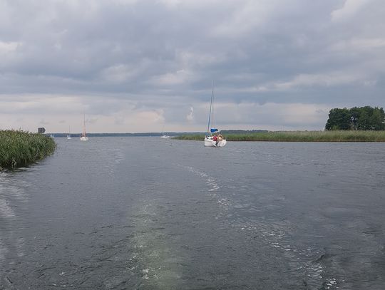 Wakacje 2022. Jak zadbać o bezpieczeństwo nad wodą?