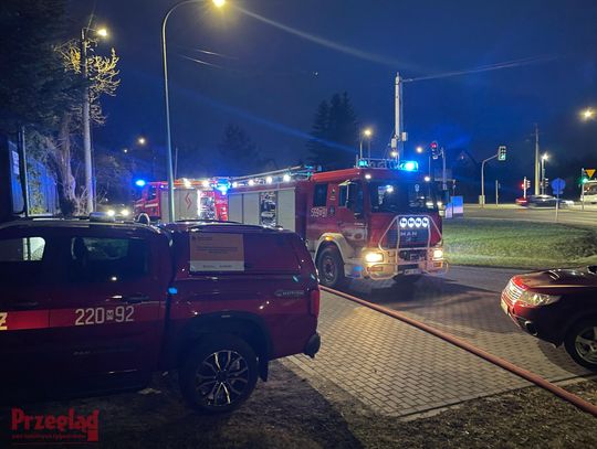 Wielki pożar w Żabieńcu: 24 zastępy uratowały skład budowlany Wielki pożar w Żabieńcu: 24 zastępy uratowały skład budowlany