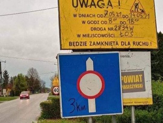 Zamknięta droga z Łosia do Piskórki