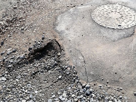 Zapadający się asfalt – do ilu razy sztuka?