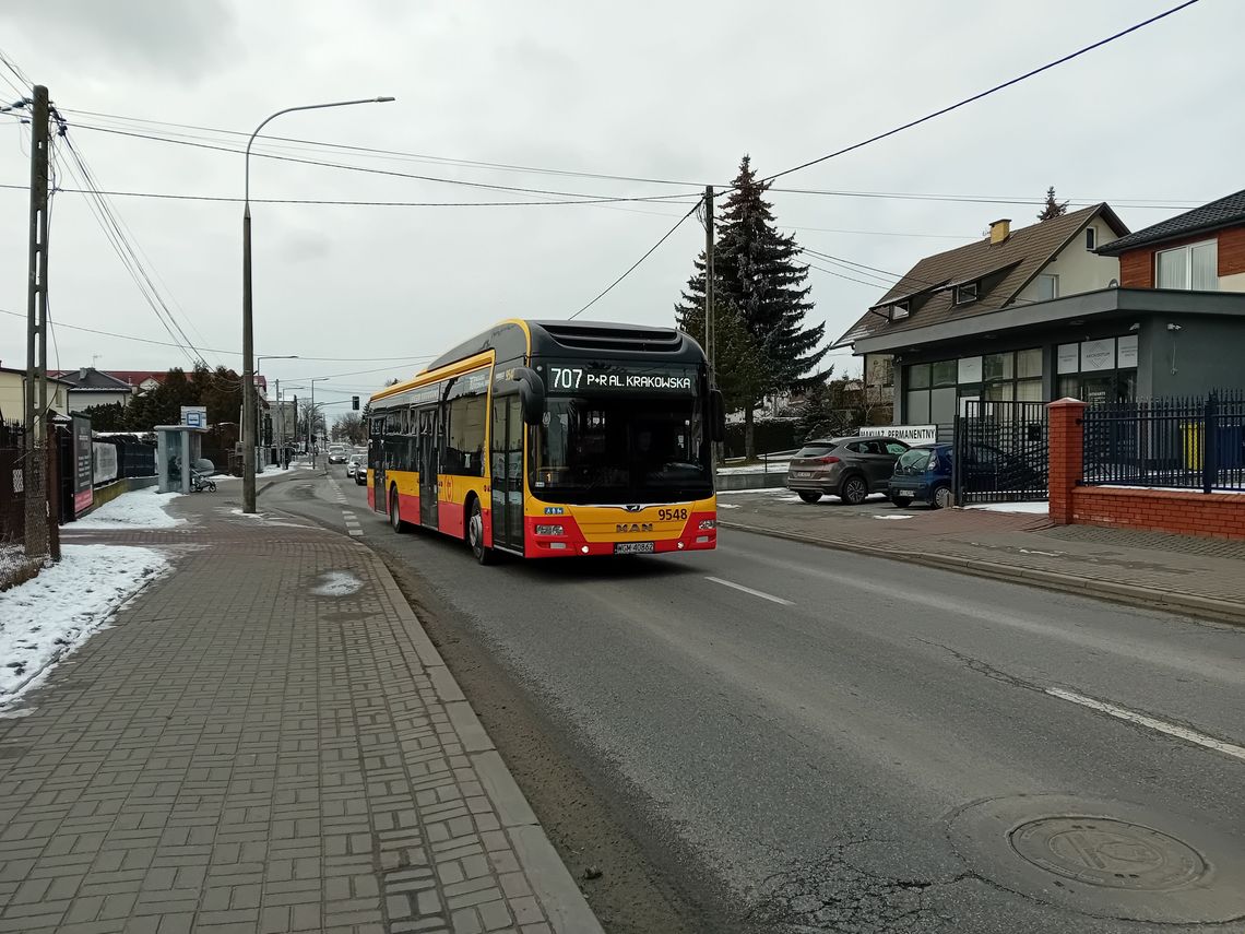 Autobus linii 707. Tłok i za mało kursów