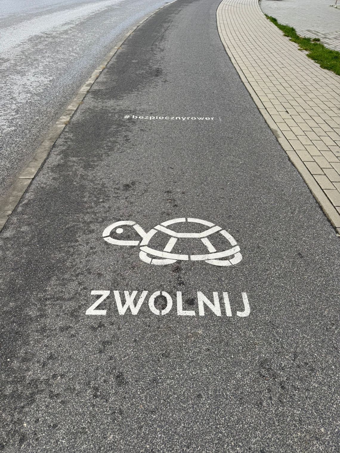 Bezpieczne ścieżki rowerowe – piktogramy dla rowerzystów w Piasecznie Bezpieczne ścieżki rowerowe – piktogramy dla rowerzystów w Piasecznie