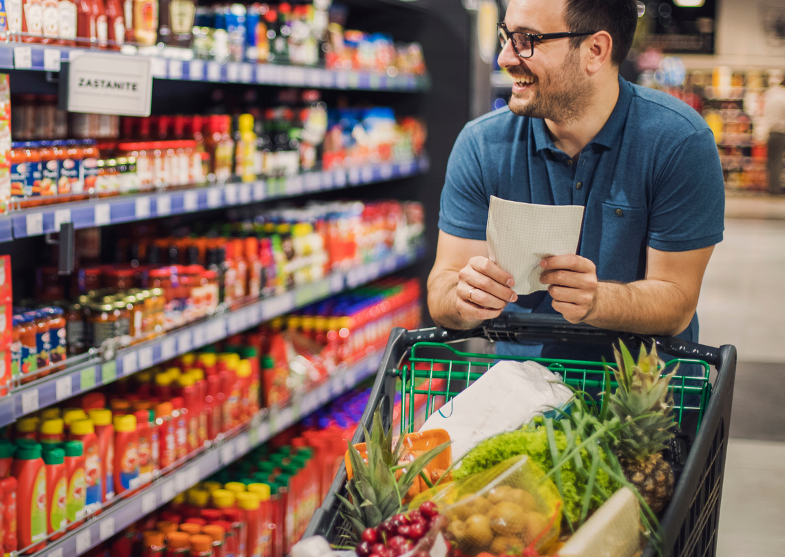 Bezpieczne zakupy przed świętami. Policja przypomina o zasadach, które mogą uchronić przed nieprzyjemnymi „prezentami” Bezpieczne zakupy przed świętami. Policja przypomina o zasadach, które mogą uchronić przed nieprzyjemnymi „prezentami”