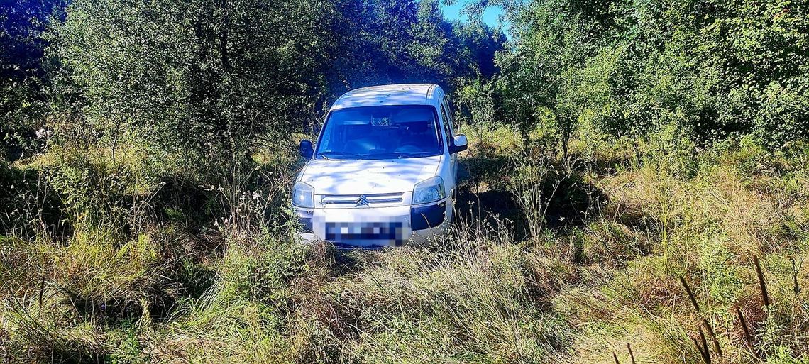 Citroen jechał wężykiem. Pijanego kierowcę zauważył inny kierujący