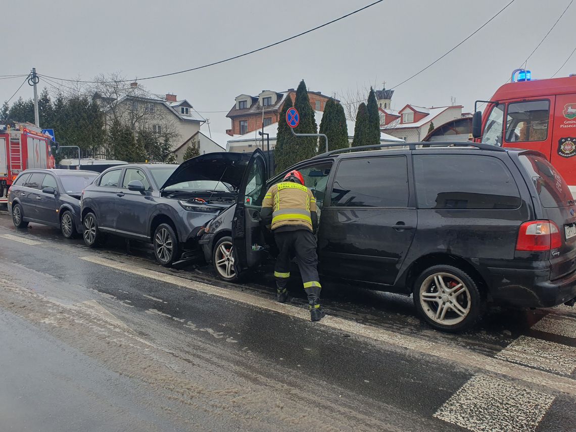 Piaseczno. Czołowe zderzenie w centrum miasta! Tworzą się korki