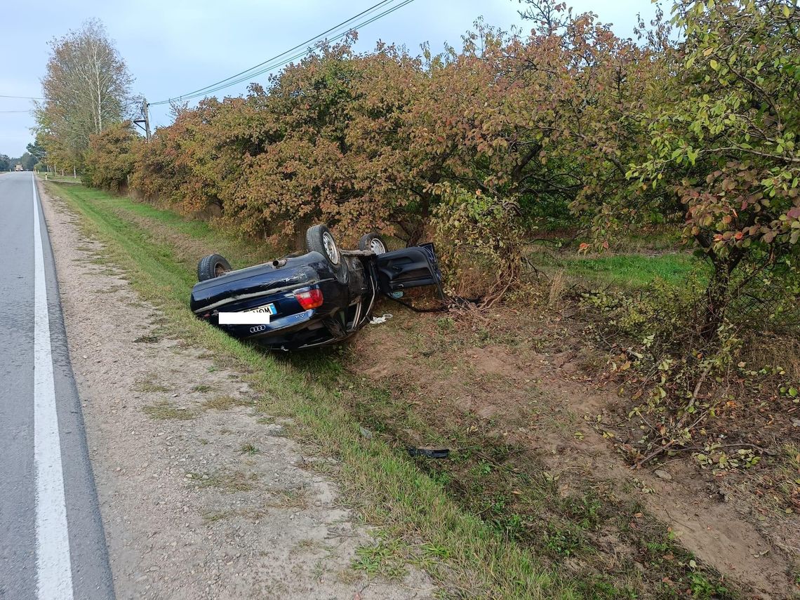 Dachowanie Audi, rannego kierowcę zabrał śmigłowiec LPR