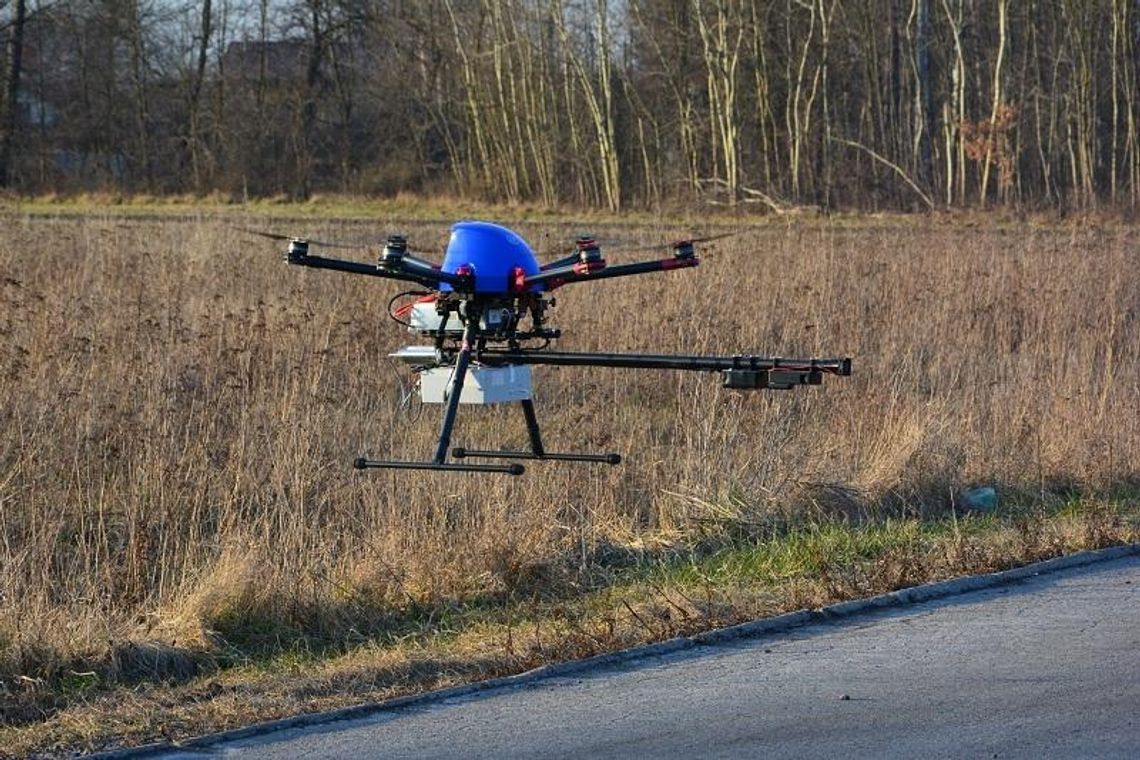 Dronem walczą ze smogiem