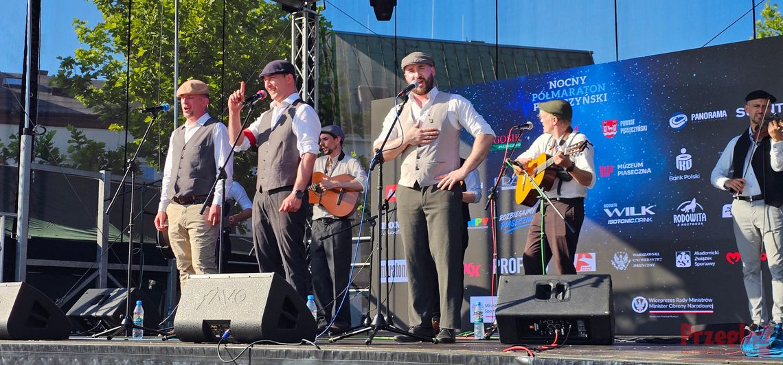 Ferajna z Hoovera przypomniała o zbrodni w Palmirach. Patriotyczny koncert podczas Nocnego Półmaratonu Ferajna z Hoovera przypomniała o zbrodni w Palmirach. Patriotyczny koncert podczas Nocnego Półmaratonu