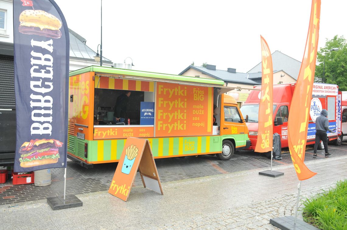 Foodtrucki i kino plenerowe