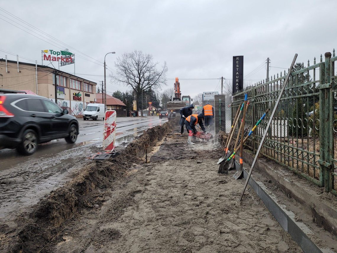 Gmina buduje ścieżkę wzdłuż ul. Pod Bateriami