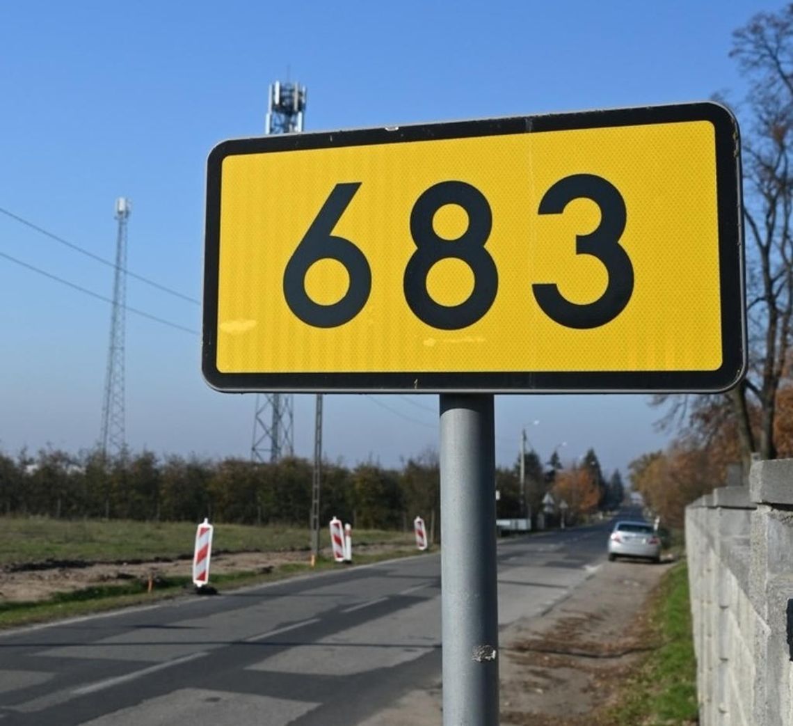 Gmina Prażmów rozpoczyna przygotowania do budowy chodników przy DW683