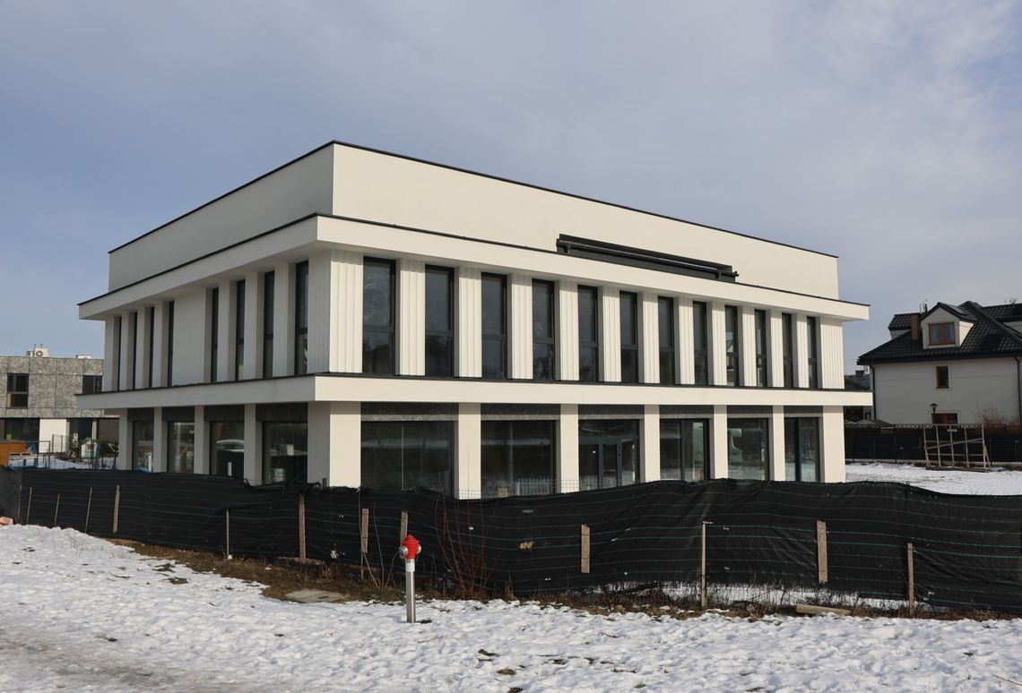 Gmina wynajmie lokal dla szkoły w Józefosławiu – ostateczna decyzja jutro