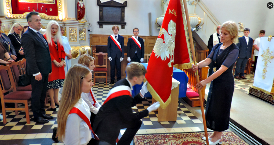 Ryxowie wrócili do Prażmowa. Szkoła zyskała wyjątkowych patronów [GALERIA ZDJĘĆ]