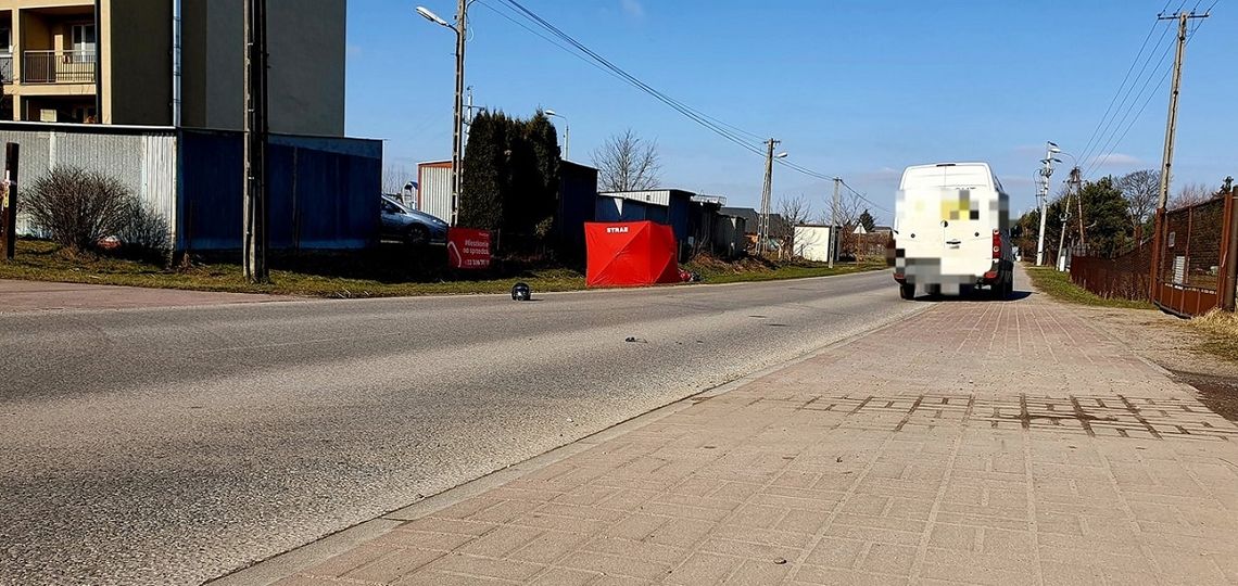 Janówek. Tragiczny wypadek, motocykl wjechał w samochód dostawczy