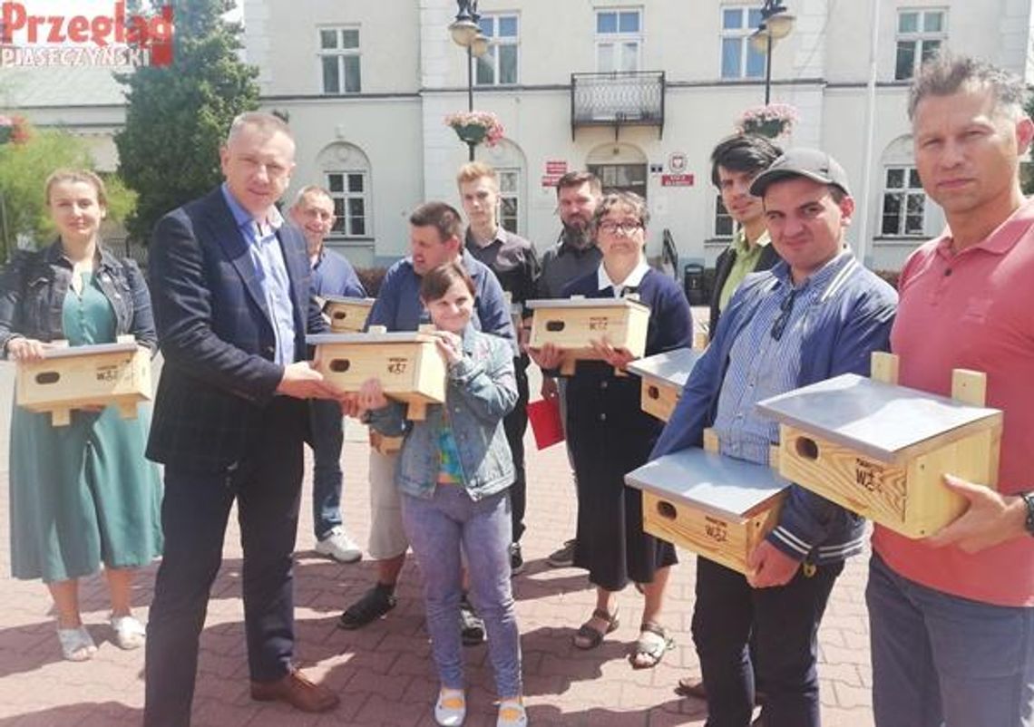 Jerzyki przeciwko komarom