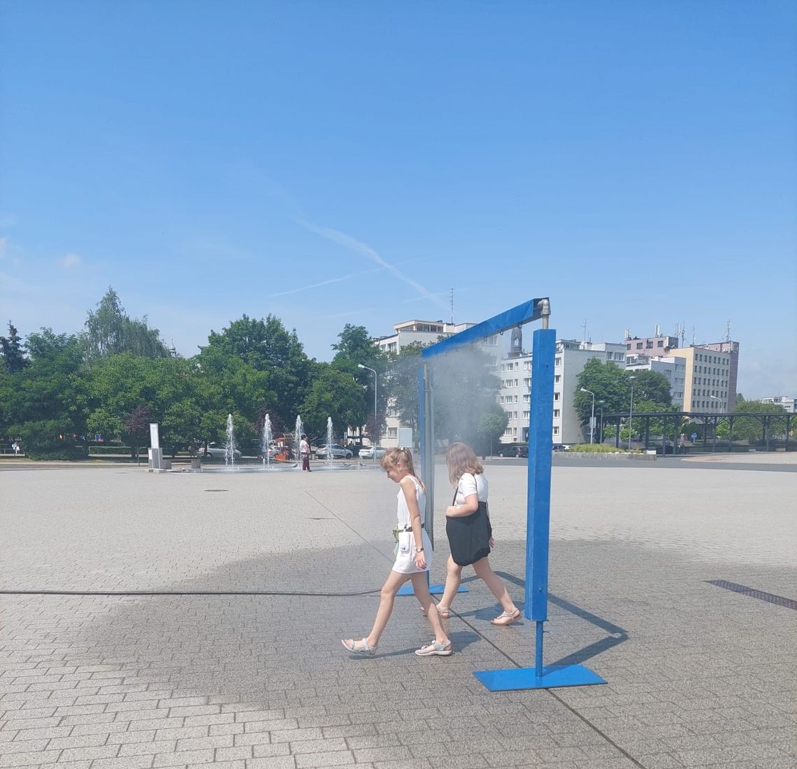 Kurtyny wodne wrócą wraz z upałami. Wiadomo, gdzie pojawią się w Lesznowoli