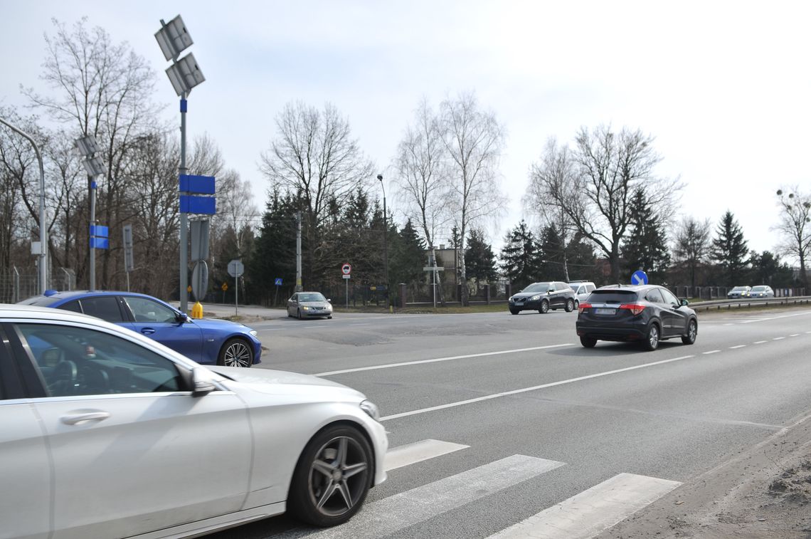 Łazy. Będzie sygnalizacja, drogi, rondo i hale