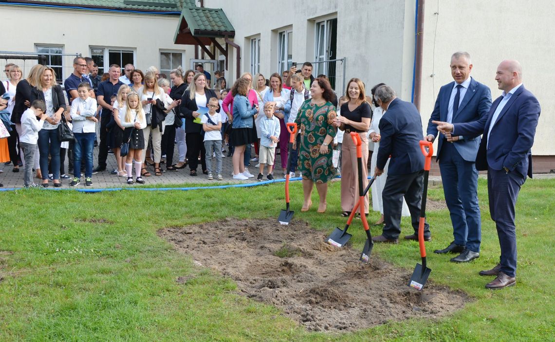 Łopata wbita! Rusza rozbudowa szkoły w Czaplinku