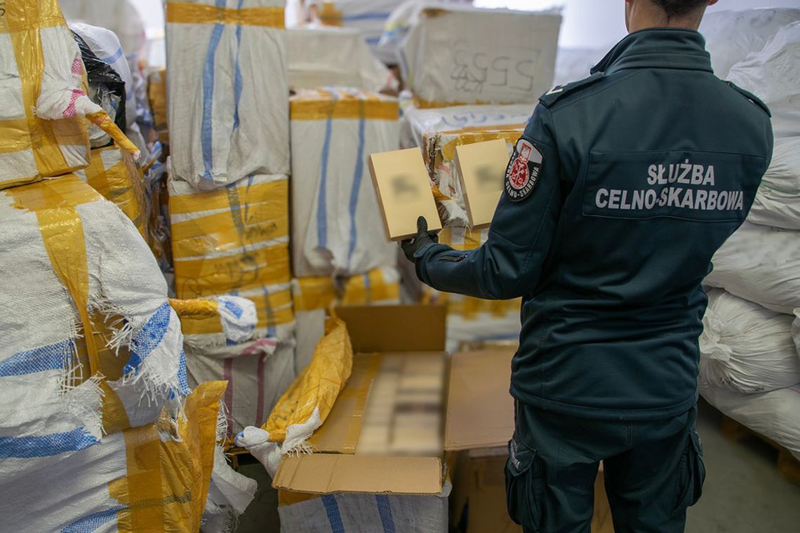 Magazyn podróbek za 20 milionów zlikwidowany w Wólce Kosowskiej