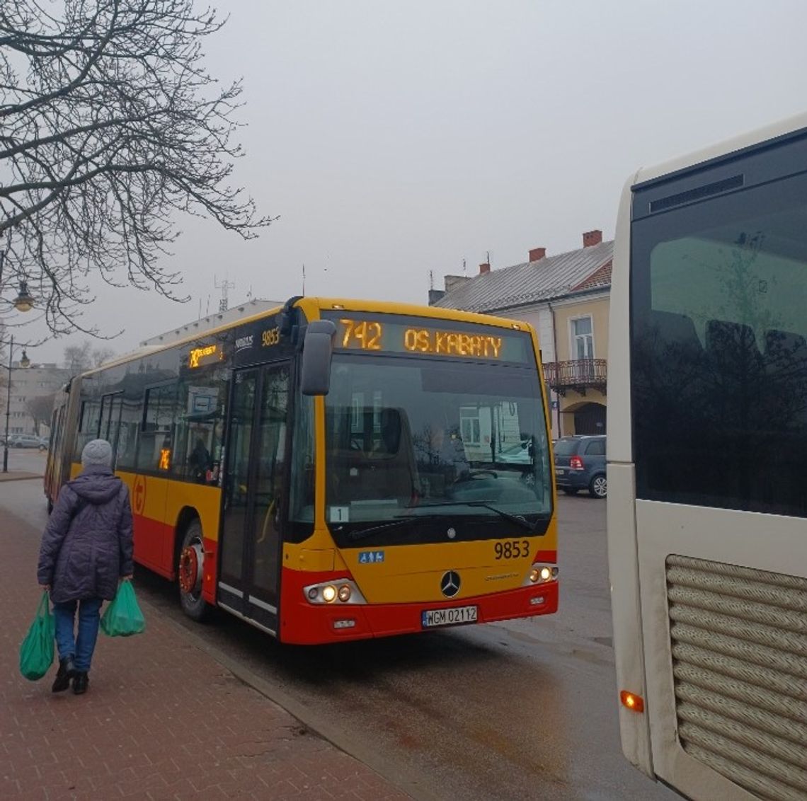 Mieszkańcy apelują o więcej kursów linii 742