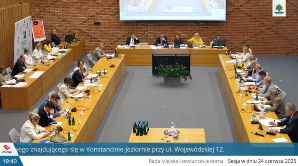 Miliony na kontach, a inwestycje stoją w miejscu – jaki jest stan finansów gminy Konstancin-Jeziorna?