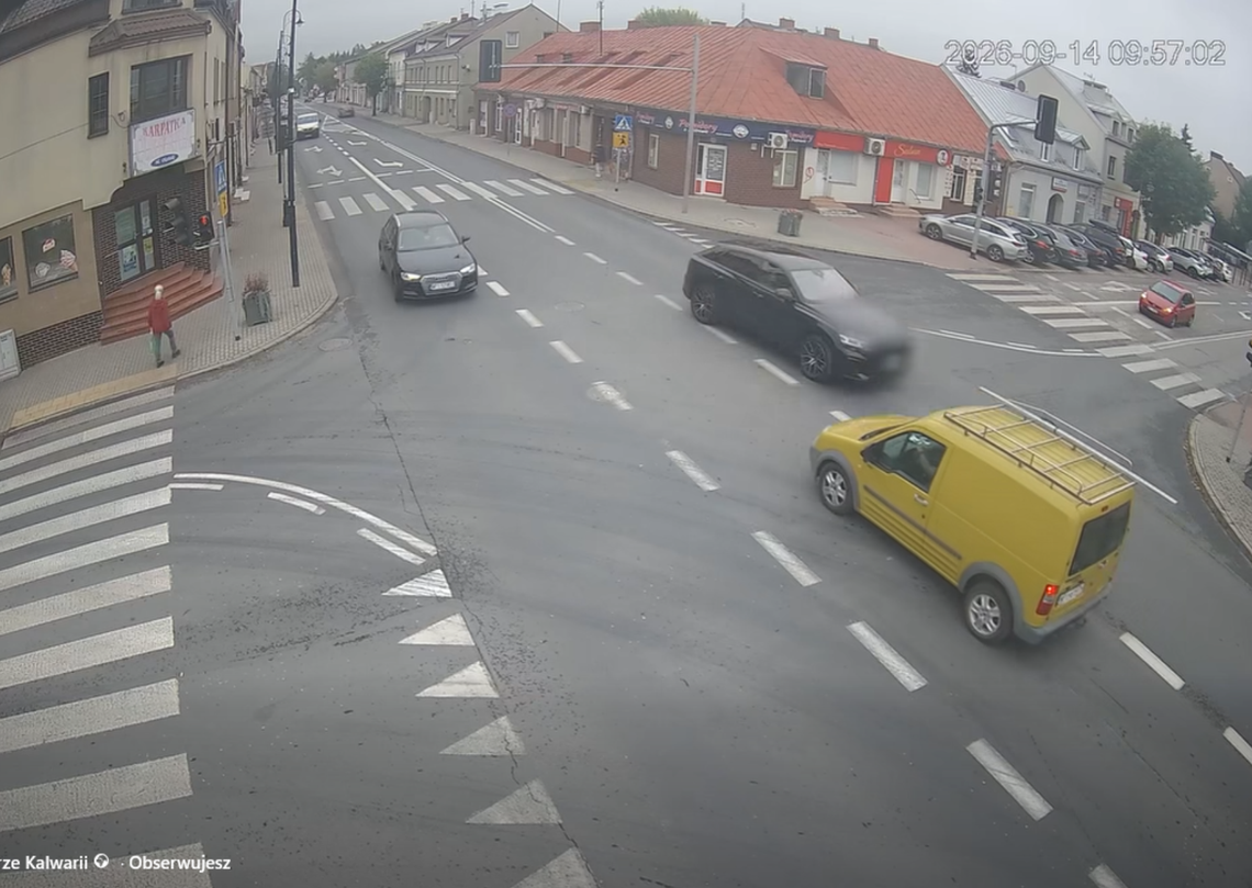 Niebezpieczny manewr w Górze Kalwarii. Kierowca audi pojechał pod prąd Niebezpieczny manewr w Górze Kalwarii. Kierowca audi pojechał pod prąd