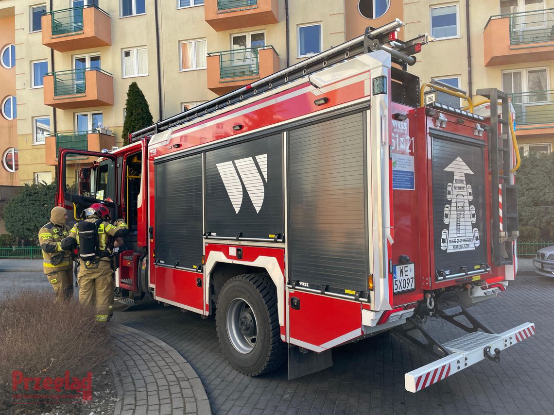 Niebezpieczny pożar w mieszkaniu przy ul. Szkolnej