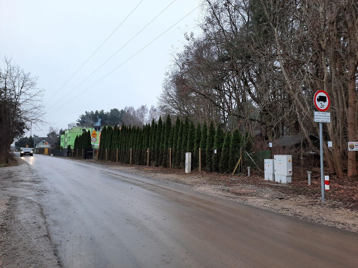 „Niszczą nam asfalt” – skarżą się mieszkańcy