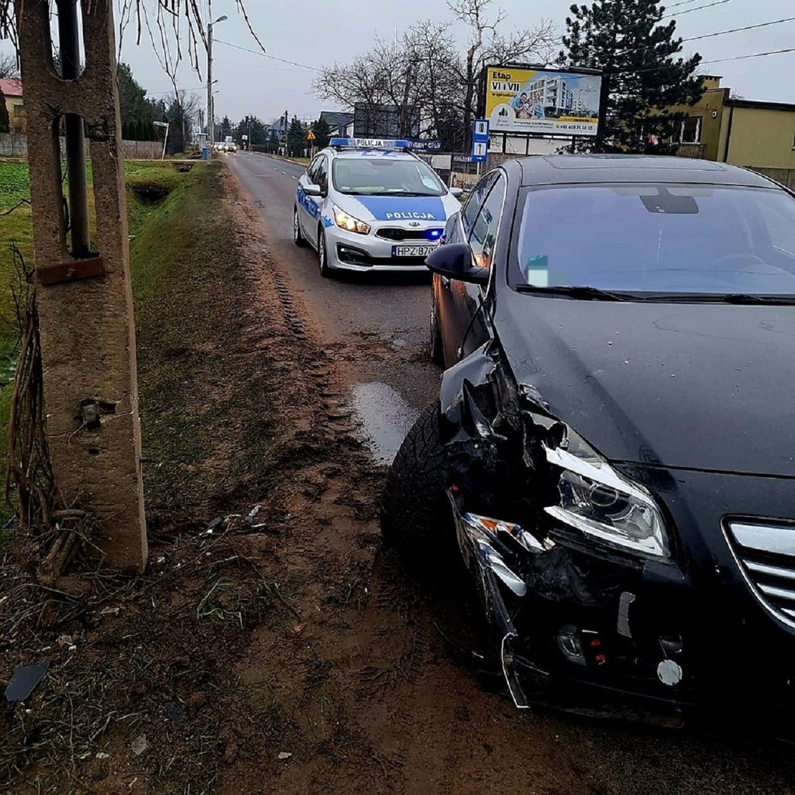 Nowa Wola. Alkomat wykazał, dlaczego 35-latek wjechał w słup