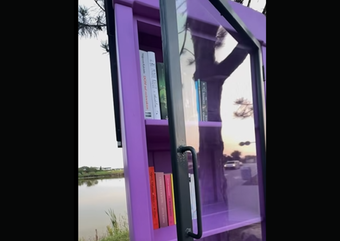 Nowa Wola ma własną biblioteczkę. Książki można brać, oddawać i wymieniać Nowa Wola ma własną biblioteczkę. Książki można brać, oddawać i wymieniać