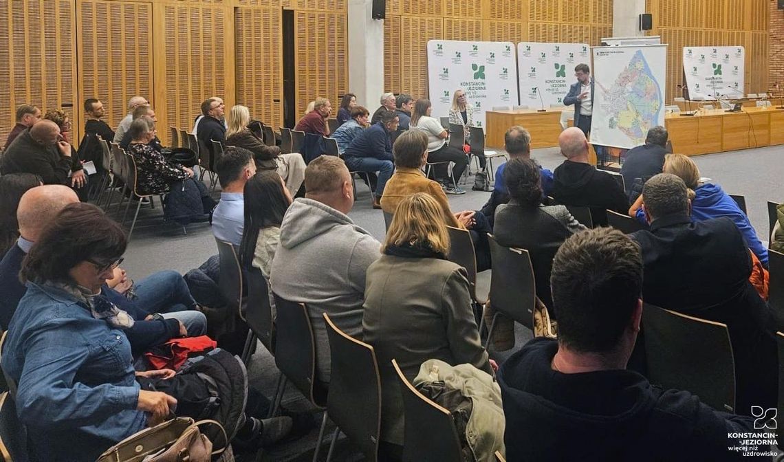 Plany na centrum sportu i basen w Konstancinie Plany na centrum sportu i basen w Konstancinie