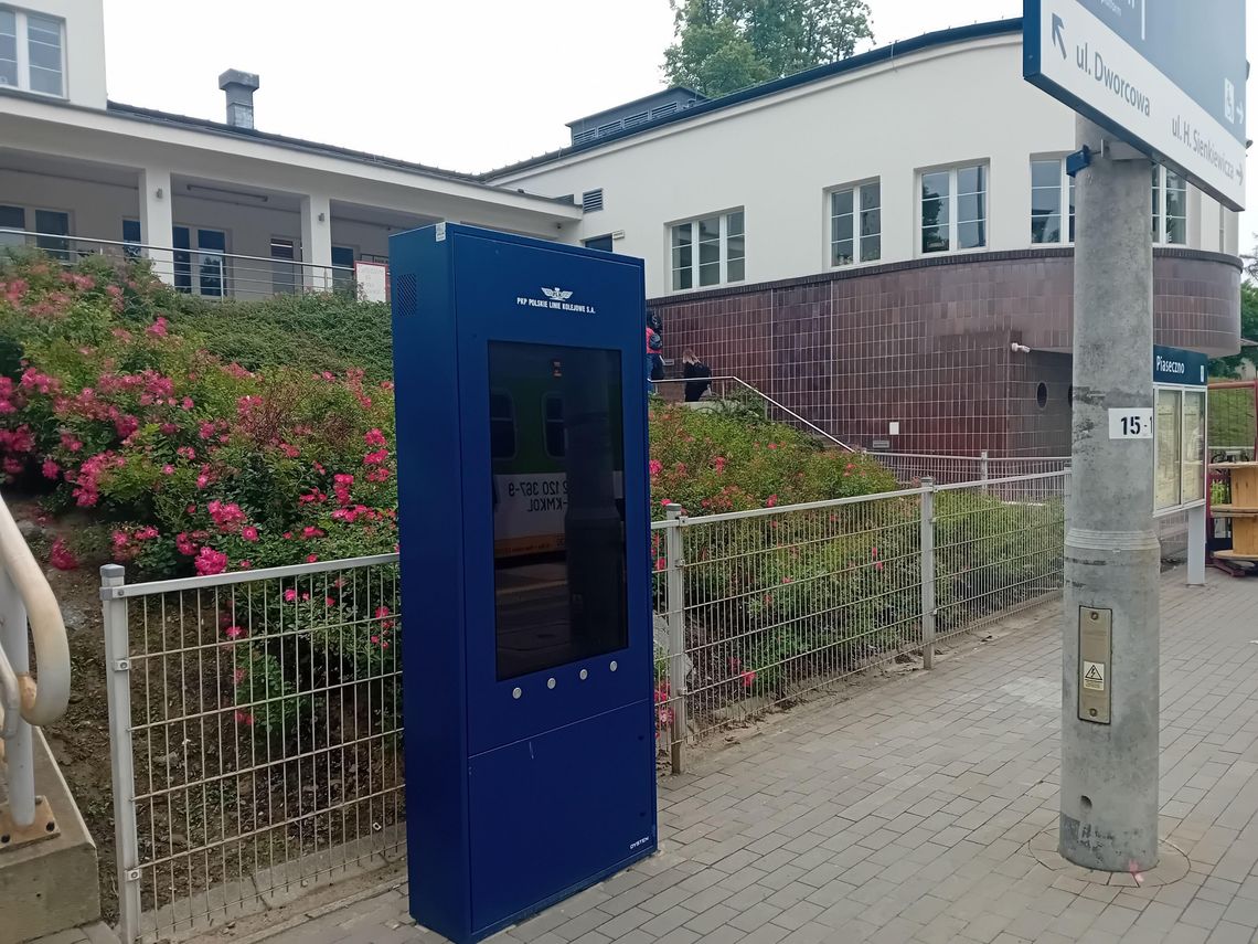 Nowoczesne wyświetlacze pojawiły się na stacji w Piasecznie Nowoczesne wyświetlacze pojawiły się na stacji w Piasecznie